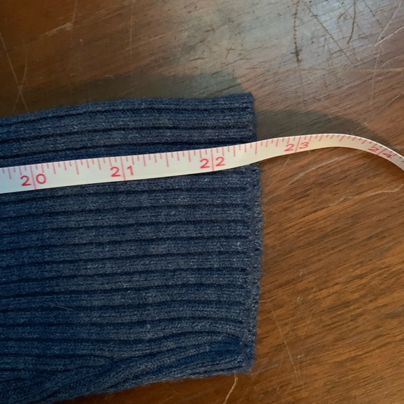 ⚡️SALE⚡️3/$20 Vintage Blue Turtle Neck Sweater - Picture 5 of 5